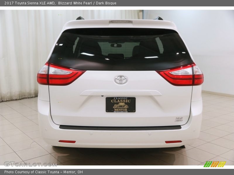 Blizzard White Pearl / Dark Bisque 2017 Toyota Sienna XLE AWD
