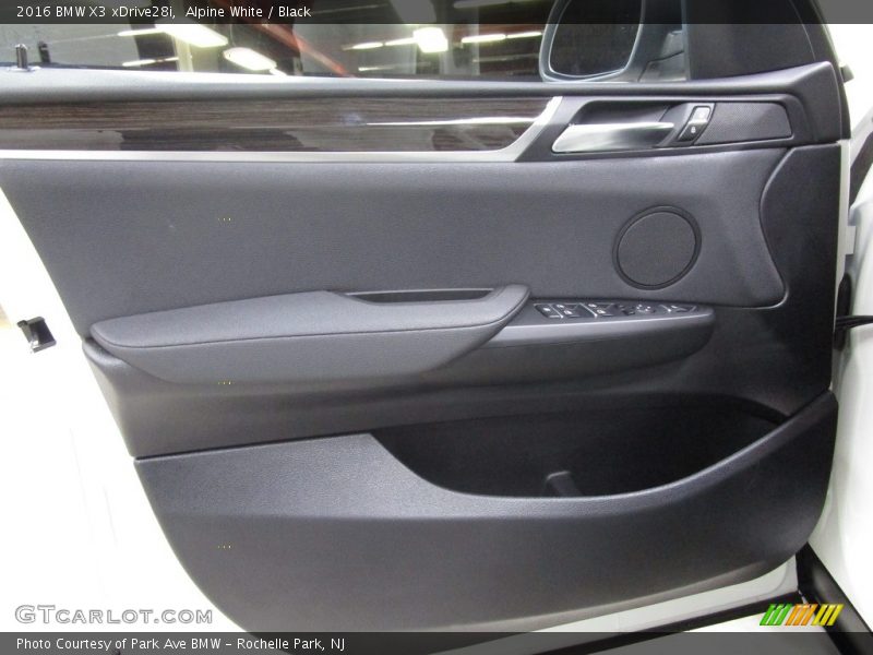 Alpine White / Black 2016 BMW X3 xDrive28i