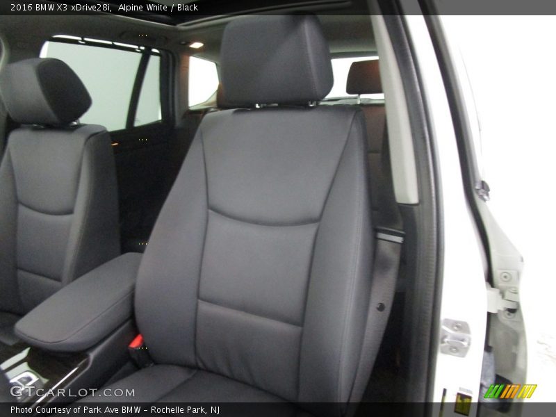 Alpine White / Black 2016 BMW X3 xDrive28i
