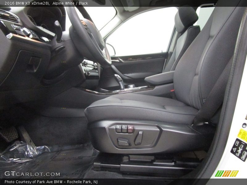 Alpine White / Black 2016 BMW X3 xDrive28i