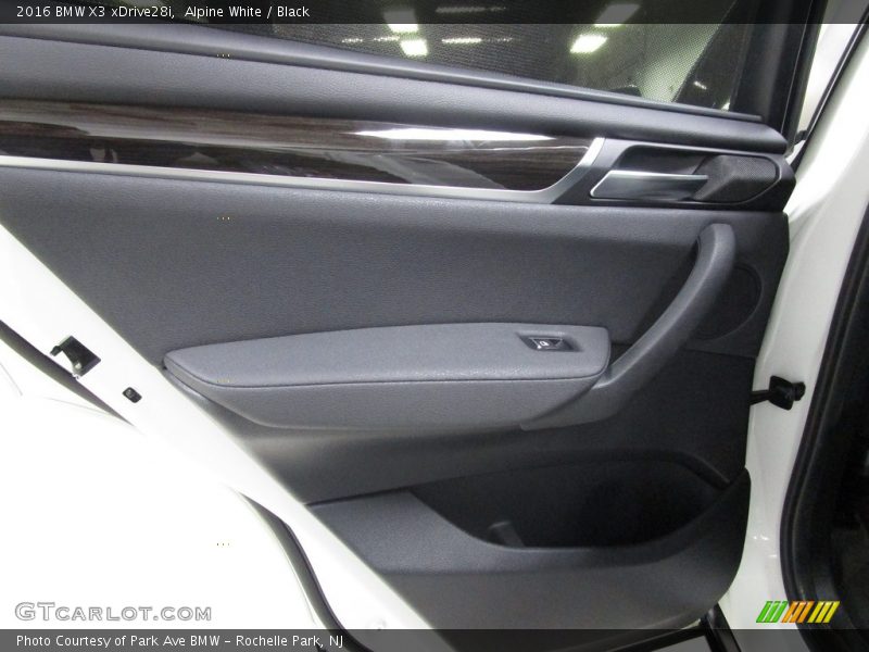 Alpine White / Black 2016 BMW X3 xDrive28i