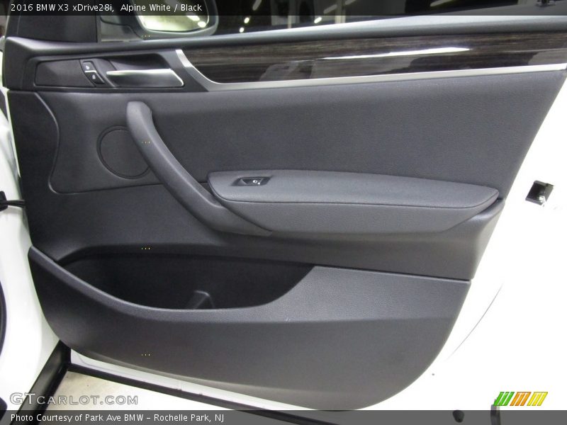 Alpine White / Black 2016 BMW X3 xDrive28i