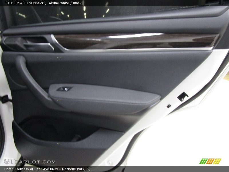 Alpine White / Black 2016 BMW X3 xDrive28i