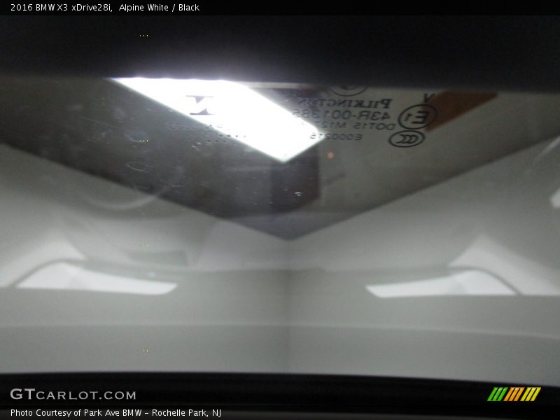 Alpine White / Black 2016 BMW X3 xDrive28i