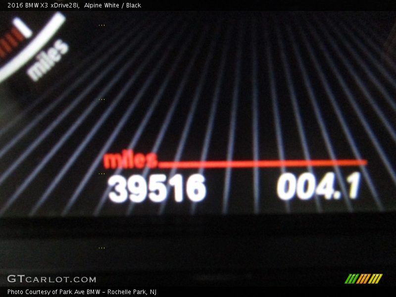 Alpine White / Black 2016 BMW X3 xDrive28i