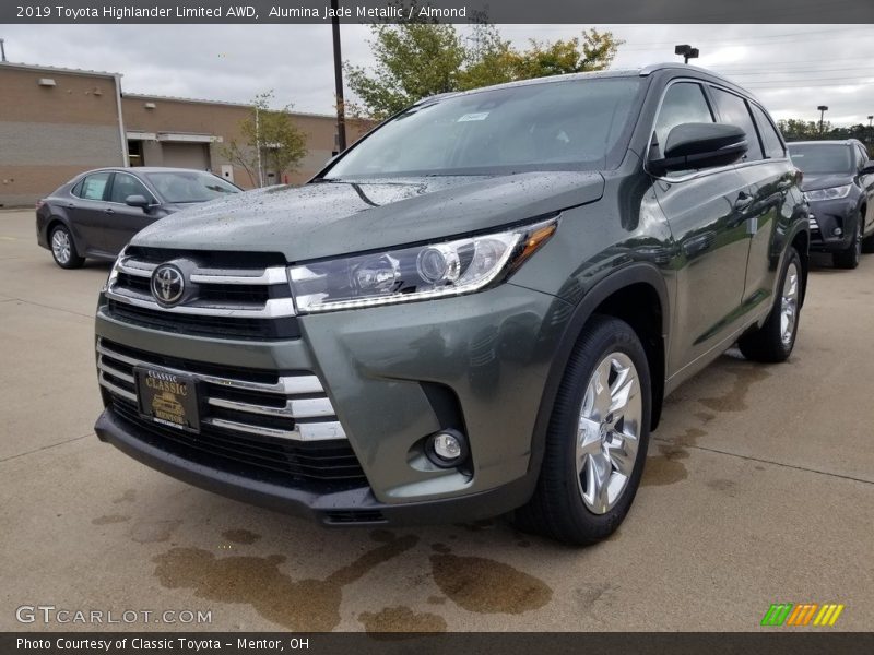Front 3/4 View of 2019 Highlander Limited AWD