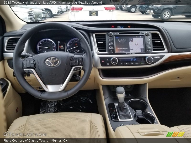 Dashboard of 2019 Highlander Limited AWD