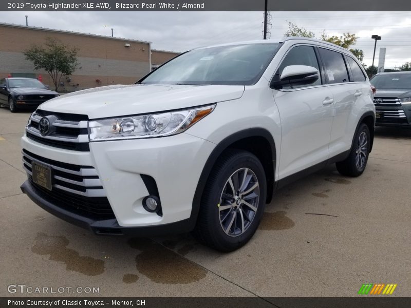 Blizzard Pearl White / Almond 2019 Toyota Highlander XLE AWD