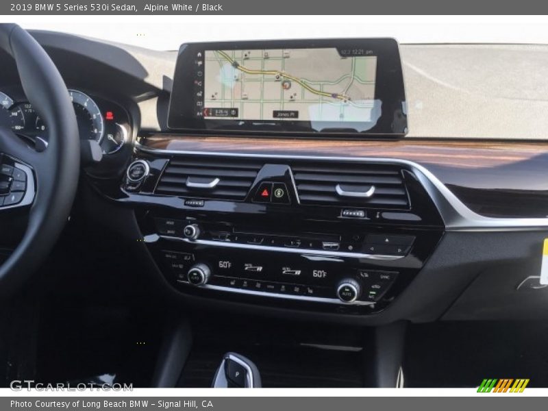 Alpine White / Black 2019 BMW 5 Series 530i Sedan
