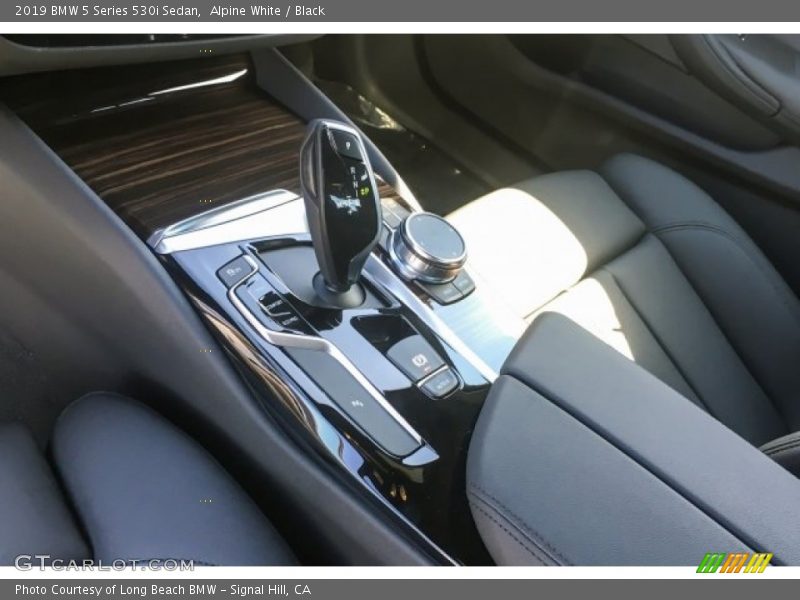 Alpine White / Black 2019 BMW 5 Series 530i Sedan