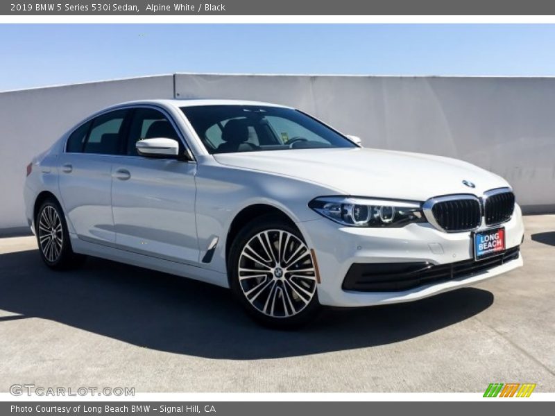 Front 3/4 View of 2019 5 Series 530i Sedan