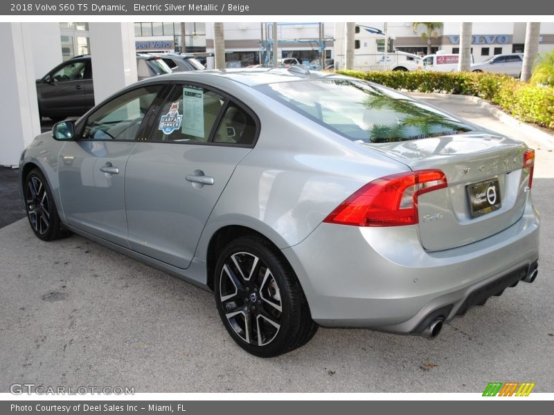 Electric Silver Metallic / Beige 2018 Volvo S60 T5 Dynamic