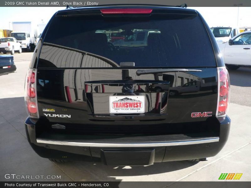 Onyx Black / Ebony 2009 GMC Yukon Denali AWD