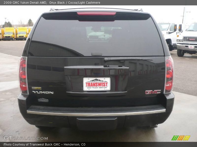 Onyx Black / Cocoa/Light Cashmere 2009 GMC Yukon Denali AWD