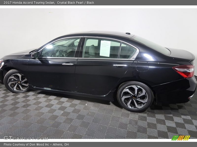 Crystal Black Pearl / Black 2017 Honda Accord Touring Sedan