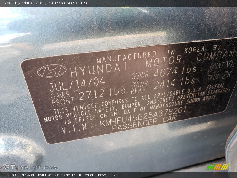 Celadon Green / Beige 2005 Hyundai XG350 L