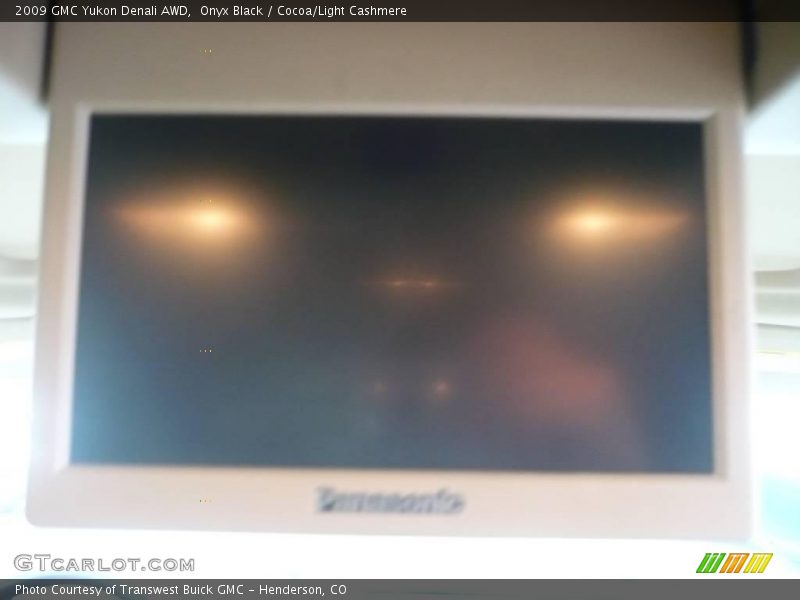 Onyx Black / Cocoa/Light Cashmere 2009 GMC Yukon Denali AWD
