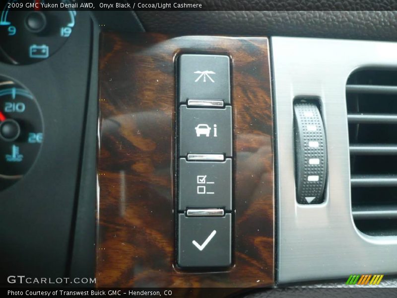 Onyx Black / Cocoa/Light Cashmere 2009 GMC Yukon Denali AWD