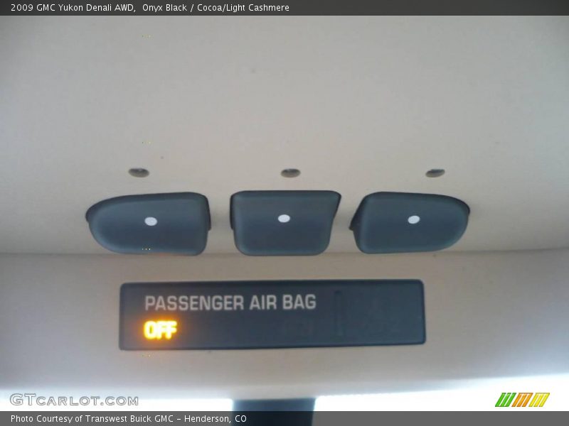 Onyx Black / Cocoa/Light Cashmere 2009 GMC Yukon Denali AWD