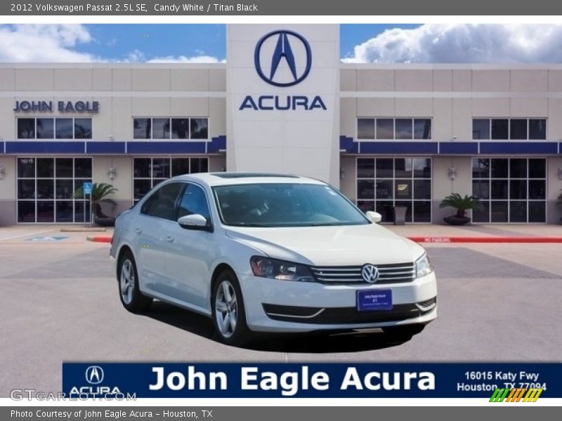 Candy White / Titan Black 2012 Volkswagen Passat 2.5L SE