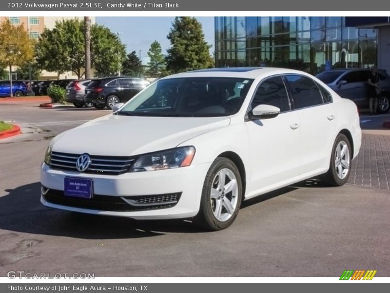 Candy White / Titan Black 2012 Volkswagen Passat 2.5L SE