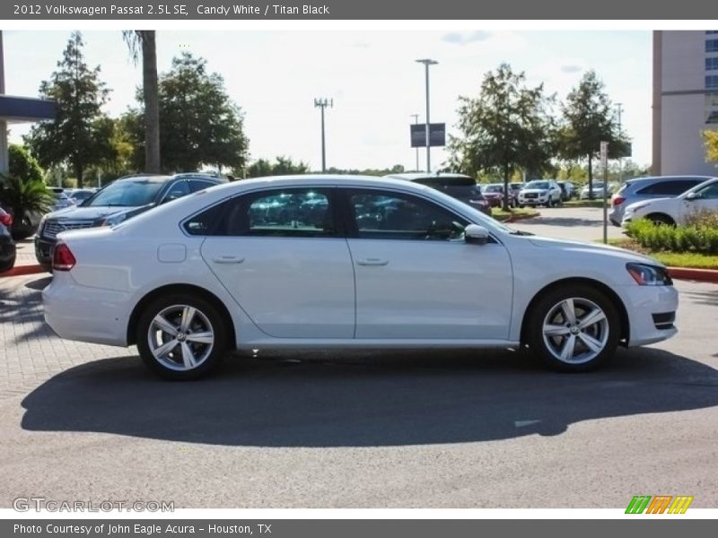 Candy White / Titan Black 2012 Volkswagen Passat 2.5L SE
