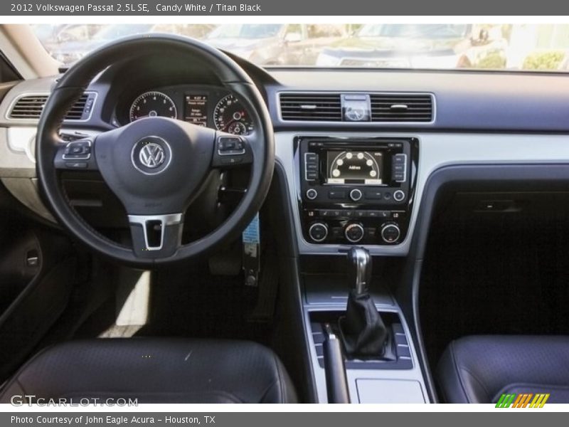Candy White / Titan Black 2012 Volkswagen Passat 2.5L SE