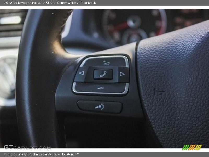 Candy White / Titan Black 2012 Volkswagen Passat 2.5L SE
