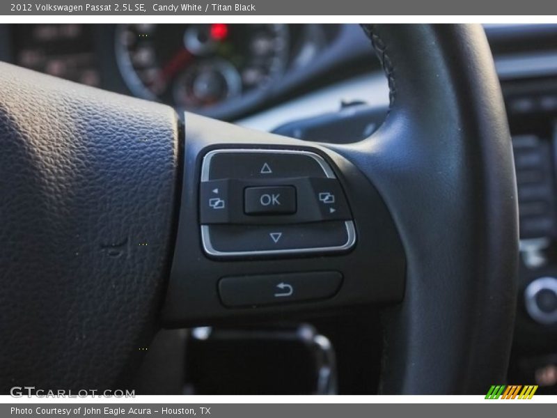 Candy White / Titan Black 2012 Volkswagen Passat 2.5L SE