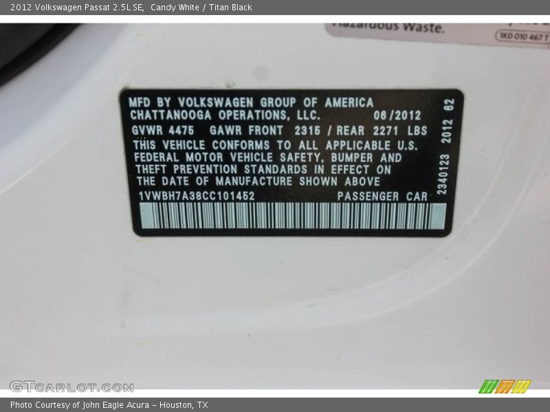 Candy White / Titan Black 2012 Volkswagen Passat 2.5L SE