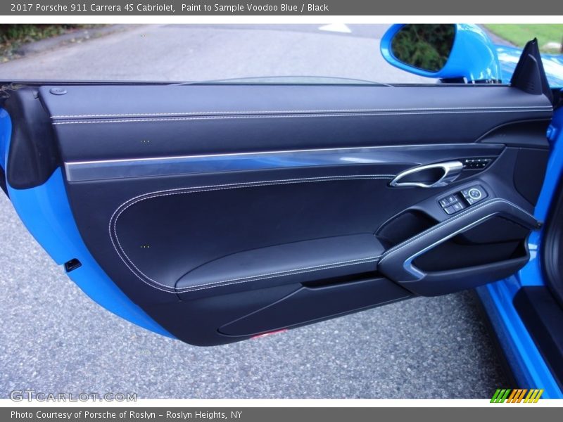 Door Panel of 2017 911 Carrera 4S Cabriolet