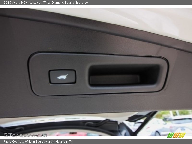 White Diamond Pearl / Espresso 2019 Acura MDX Advance