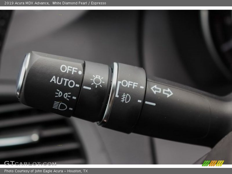 White Diamond Pearl / Espresso 2019 Acura MDX Advance