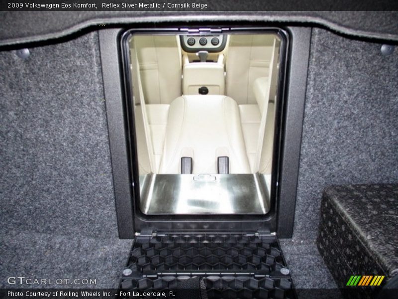 Reflex Silver Metallic / Cornsilk Beige 2009 Volkswagen Eos Komfort