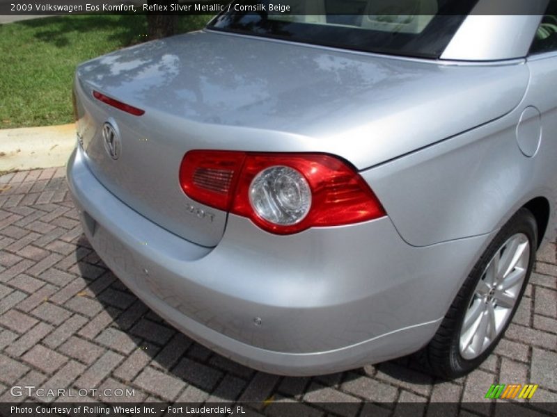 Reflex Silver Metallic / Cornsilk Beige 2009 Volkswagen Eos Komfort