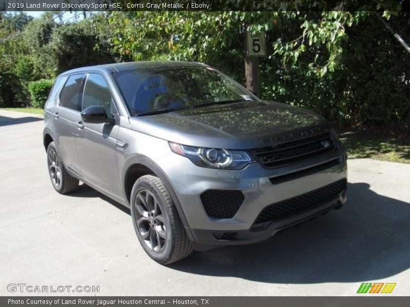 Front 3/4 View of 2019 Discovery Sport HSE