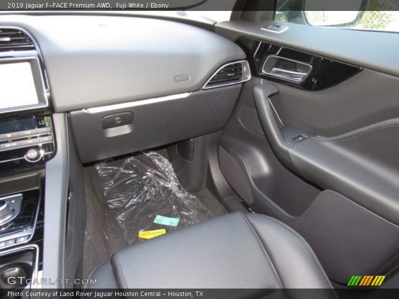 Fuji White / Ebony 2019 Jaguar F-PACE Premium AWD