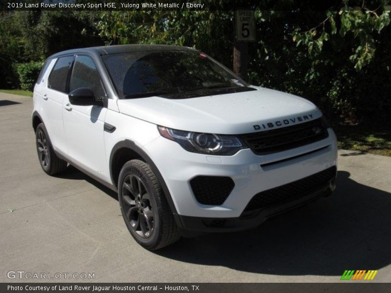Yulong White Metallic / Ebony 2019 Land Rover Discovery Sport HSE