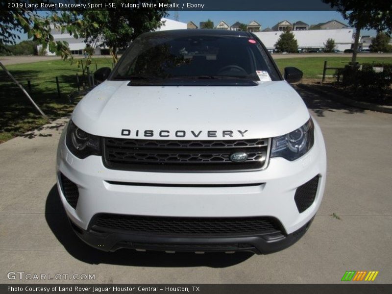Yulong White Metallic / Ebony 2019 Land Rover Discovery Sport HSE
