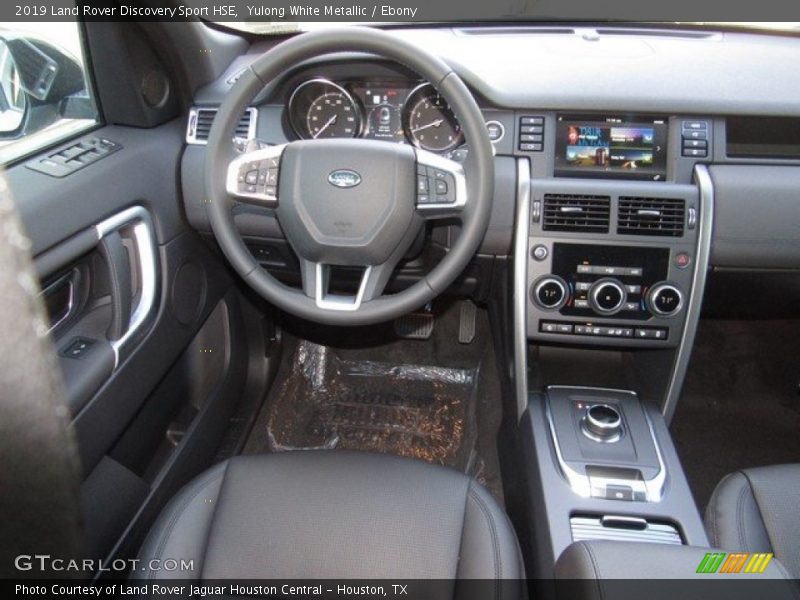 Yulong White Metallic / Ebony 2019 Land Rover Discovery Sport HSE