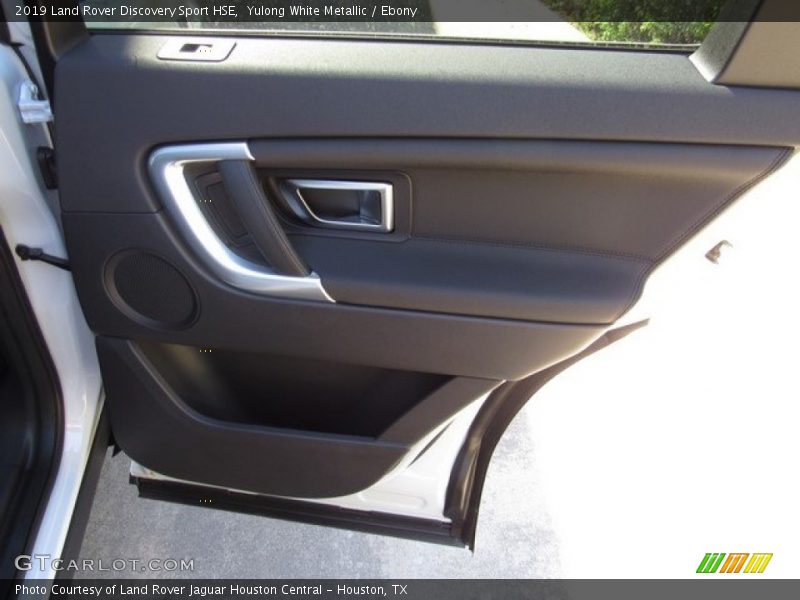 Yulong White Metallic / Ebony 2019 Land Rover Discovery Sport HSE