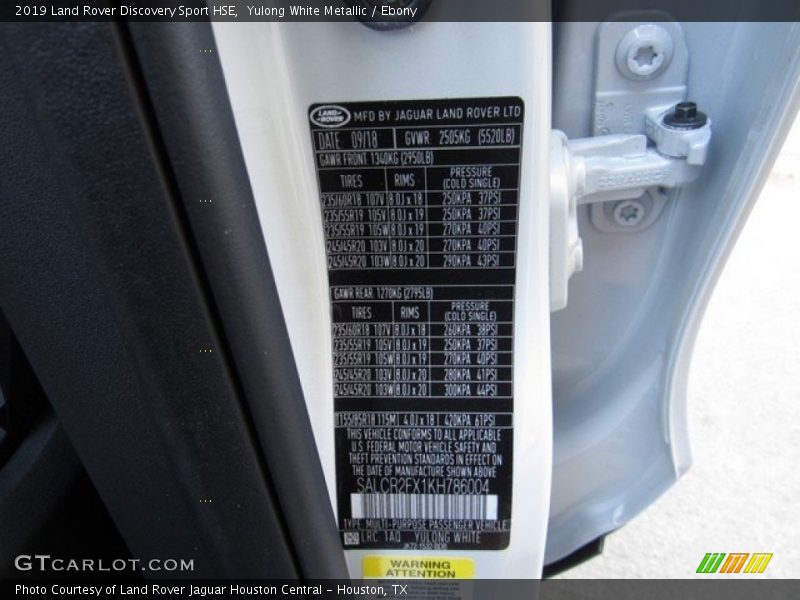 Yulong White Metallic / Ebony 2019 Land Rover Discovery Sport HSE