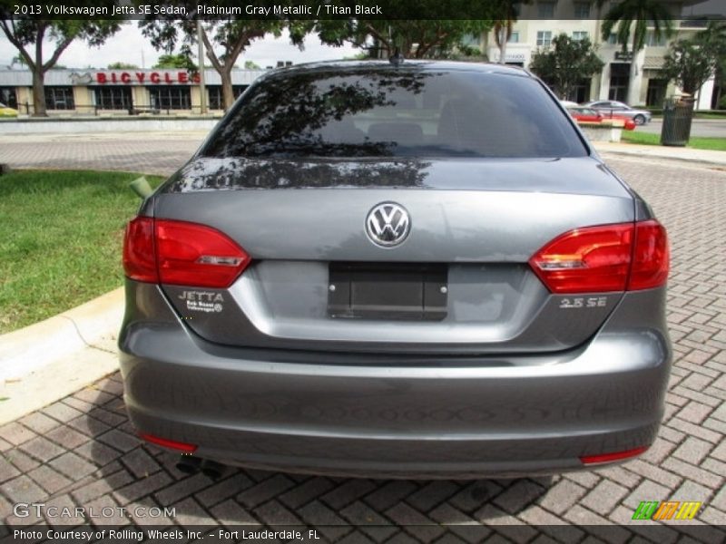 Platinum Gray Metallic / Titan Black 2013 Volkswagen Jetta SE Sedan