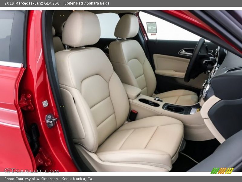 Jupiter Red / Sahara Beige 2019 Mercedes-Benz GLA 250