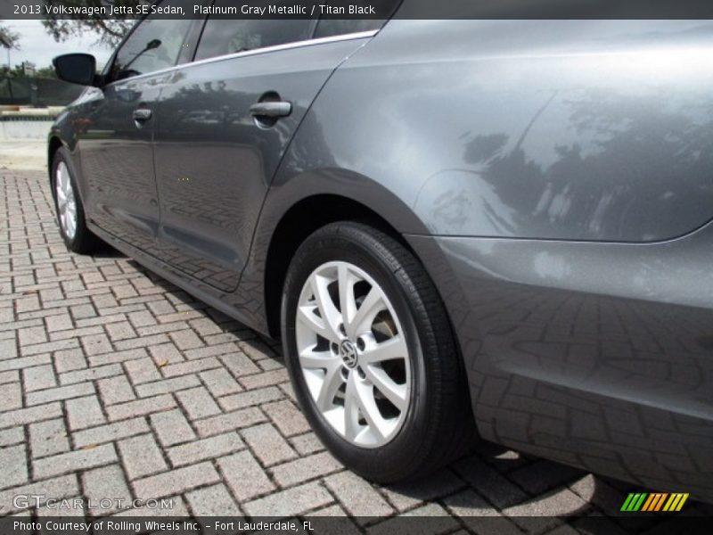 Platinum Gray Metallic / Titan Black 2013 Volkswagen Jetta SE Sedan