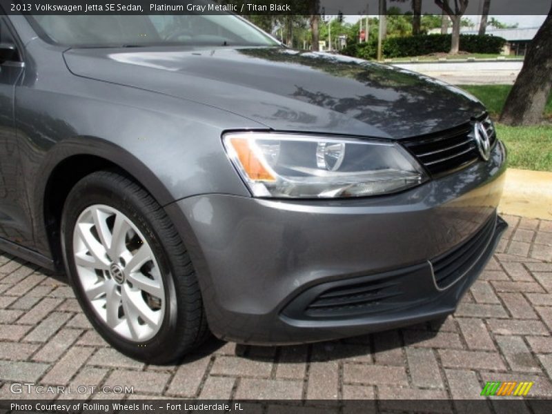 Platinum Gray Metallic / Titan Black 2013 Volkswagen Jetta SE Sedan