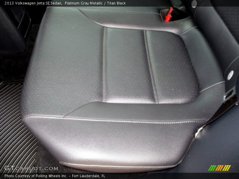 Platinum Gray Metallic / Titan Black 2013 Volkswagen Jetta SE Sedan