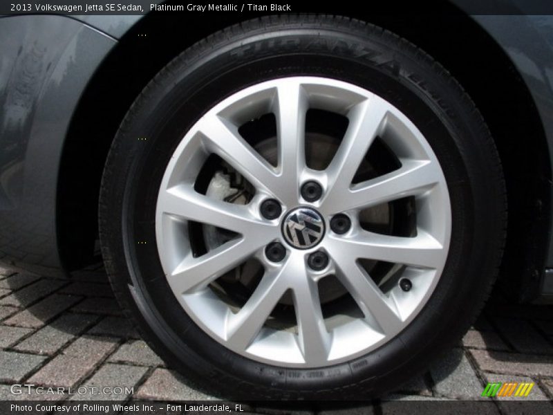 Platinum Gray Metallic / Titan Black 2013 Volkswagen Jetta SE Sedan