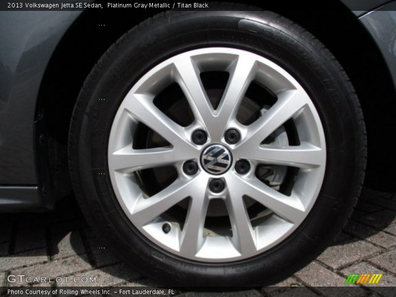 Platinum Gray Metallic / Titan Black 2013 Volkswagen Jetta SE Sedan