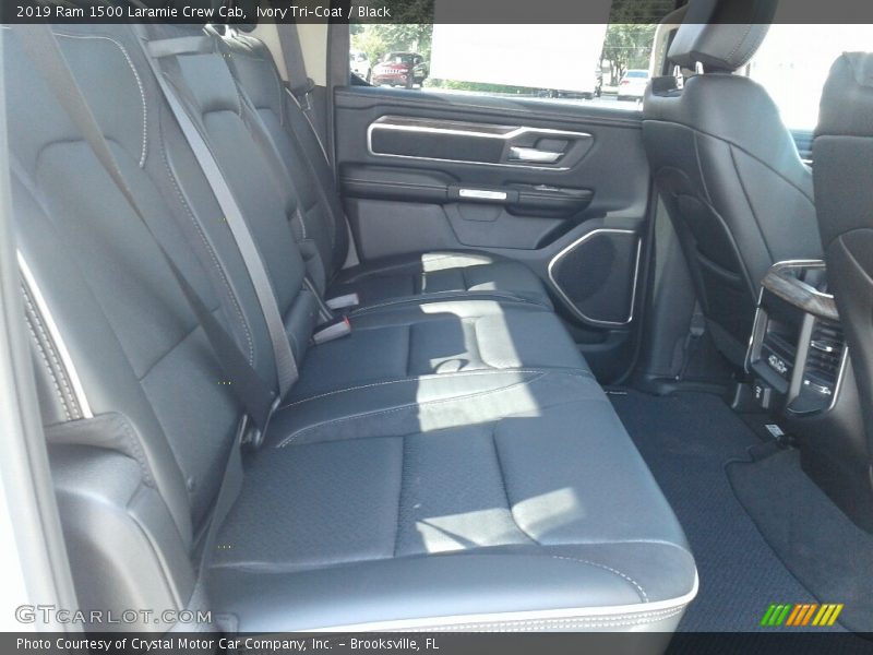 Ivory Tri–Coat / Black 2019 Ram 1500 Laramie Crew Cab